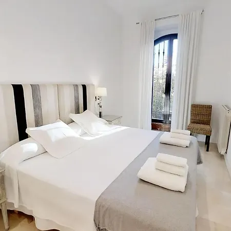 Sevilla Luxury Rentals - Alcazar Exterior photo